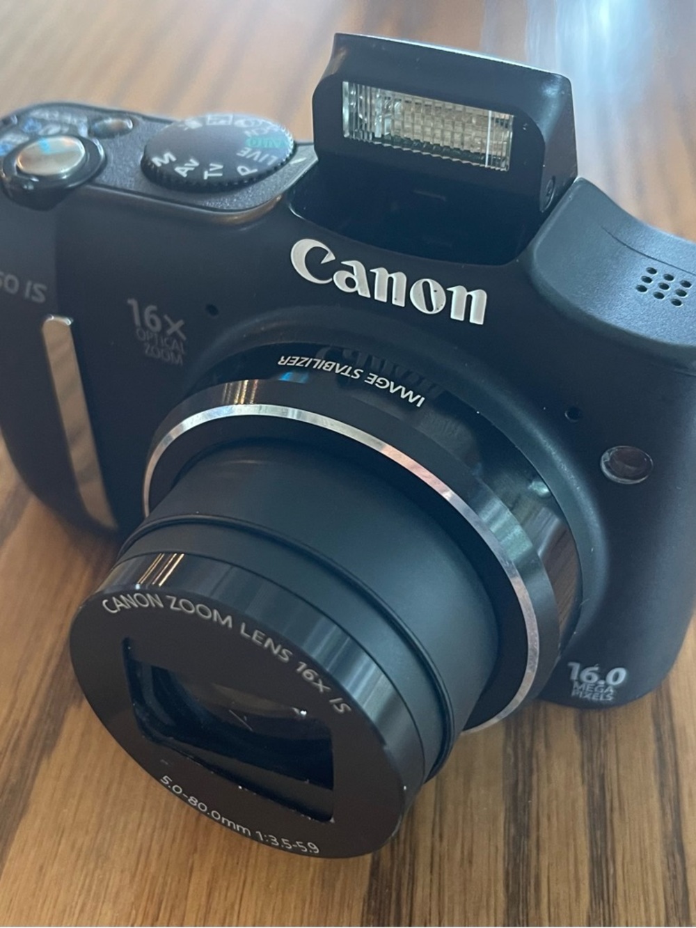 Canon Compact Digital Camera in Black with Carry Case - Picture 3 of 15